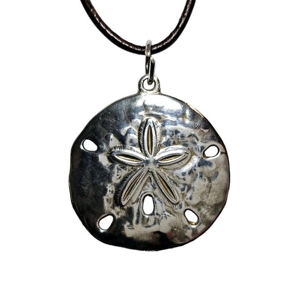 Vintage Sterling Silver Sand Dollar pendant - Picture 5 of 16